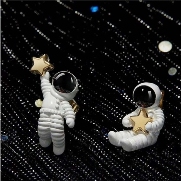 Jewelry - Reach for the stars earrings